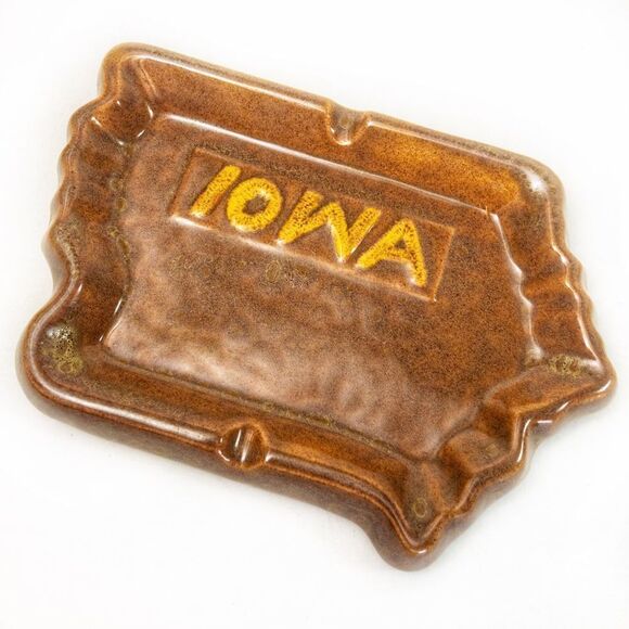 Vintage Novelty Iowa Ceramic Ashtray with Unique History - Picture 1 of 7